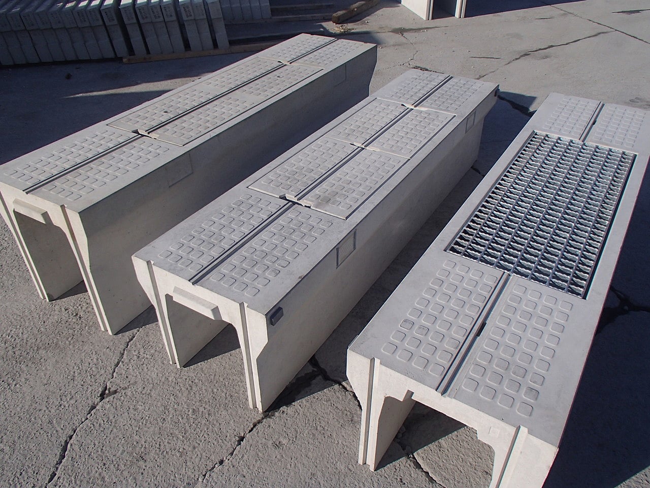 コンクリート製品・製造・販売のことなら高知県須崎市の松井建材有限会社にお任せください。